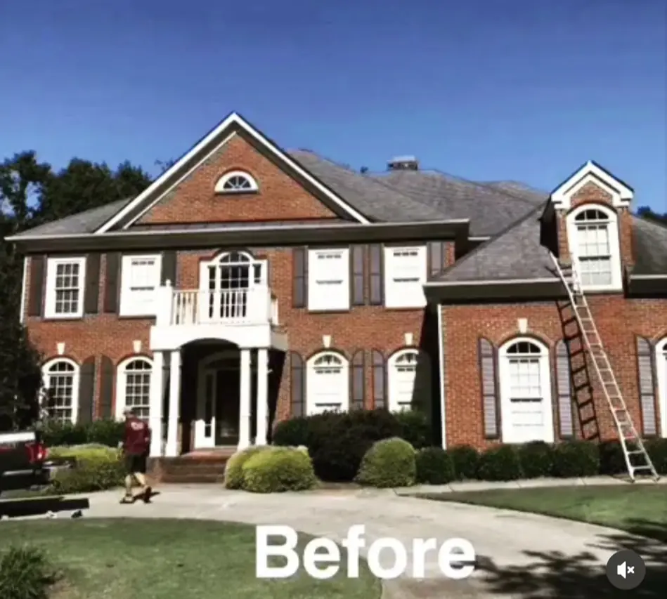 Worn roof before replacement